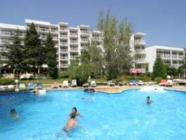 Топ Оферта Незабравима семейна почивка в Албена All Inclusive до 01.07 с безплатен плаж в хотел Сенди бийч