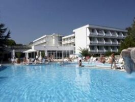 Топ Оферта All inclusive в Албена с най-ниска цена от 25.06 до 18.08 с безплатен плаж в хотел Алтея