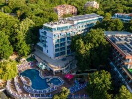 Топ Оферта Лято 2025 в ТОП курорт, All Inclusive до 06.07 в хотел Холидей Парк, Златни пясъци