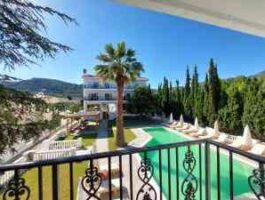 Топ Оферта 5 дни със закуска за двама през юни в Blue Bay Hotel - N. Iraklitsa