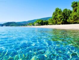 Оферта На 250м. от плажа на Олимпийска Ривиера, Гърция! Нощувка на човек в Christina Hotel